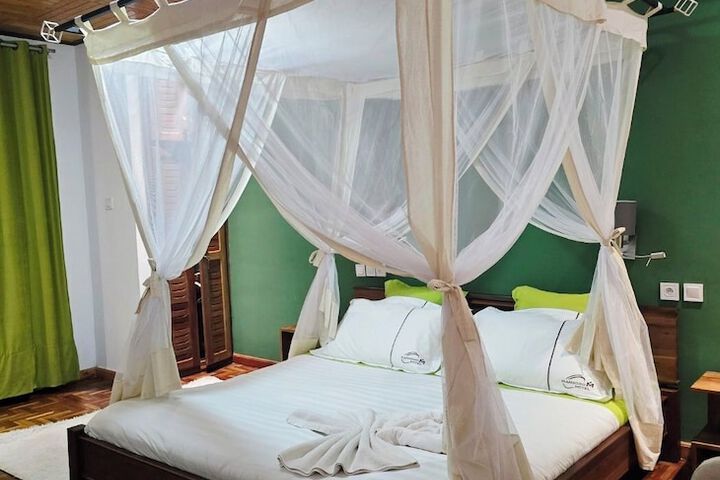 Room 5 of 22