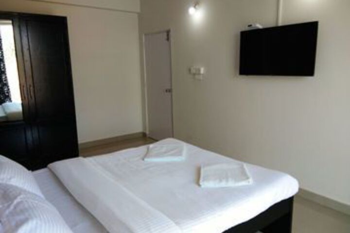 Room 13 of 25