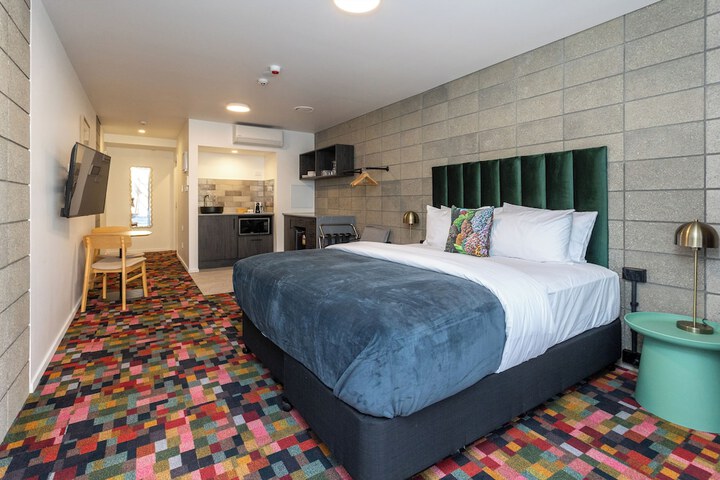 Room 27 of 111