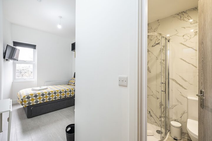 Room 14 of 65