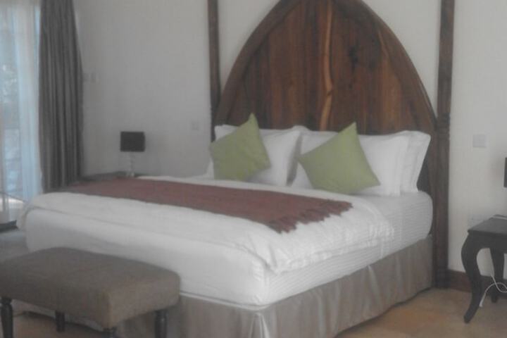 Room 8 of 8