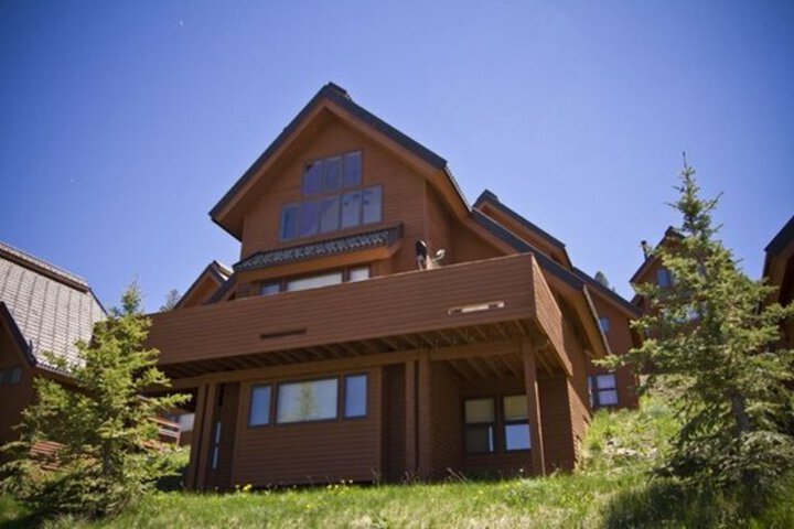 Image of ARROWHEAD CONDOMINIUMS BY RESORT PROPERT