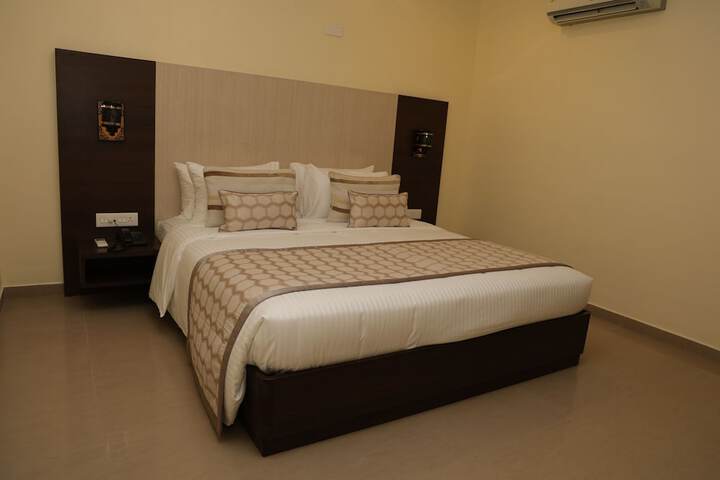 Room 10 of 43