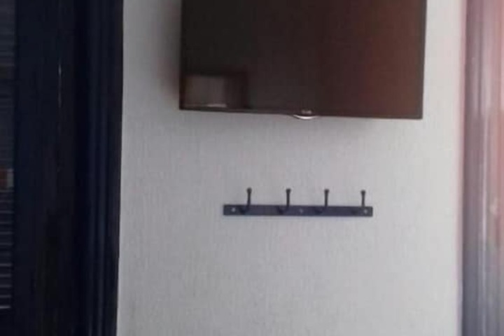 Room 2 of 38