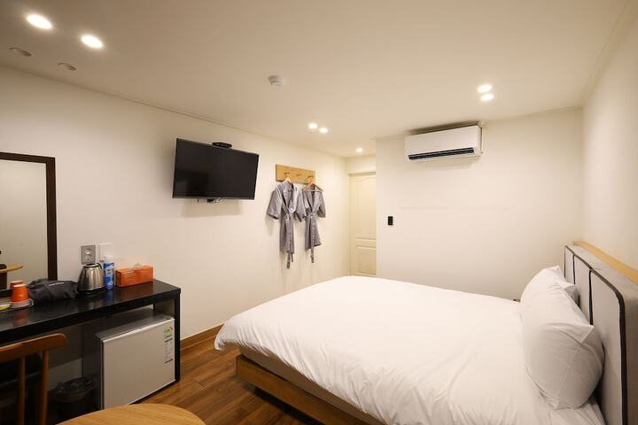 Room 13 of 75