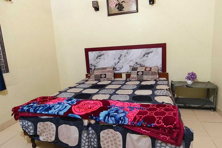 Room 14 of 18