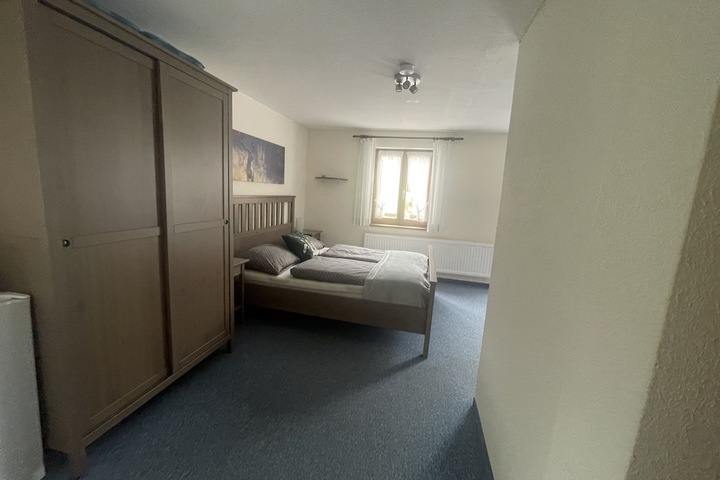 Room 3 of 97
