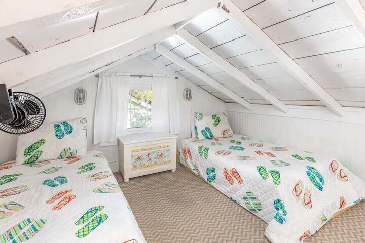 Room 3 of 43