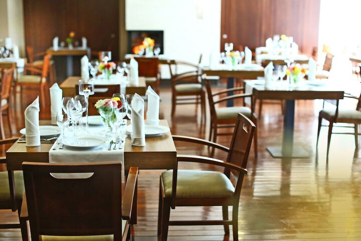 Dining 16 of 23
