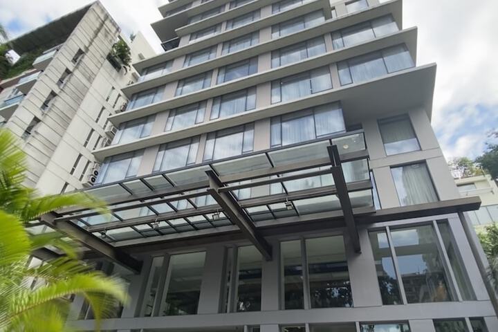Hotel 100 of 100