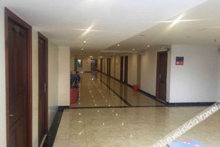 Hotel Interior 8 of 17