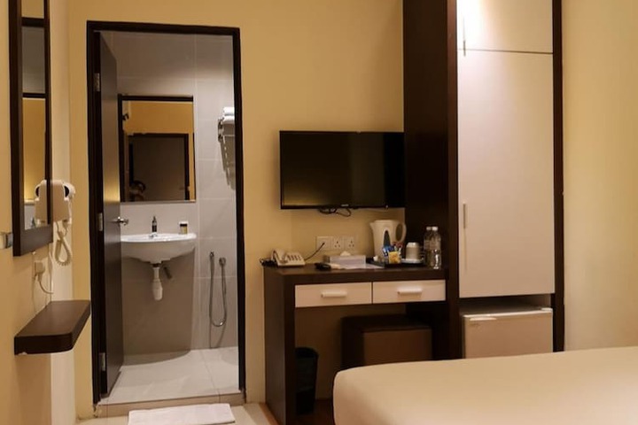 Room 20 of 40