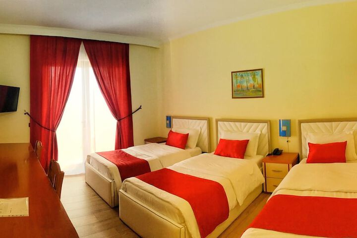 Room 10 of 38