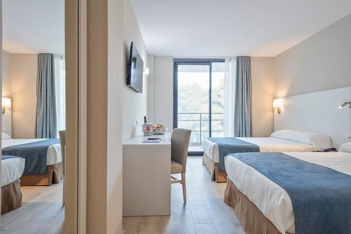 Room 9 of 36