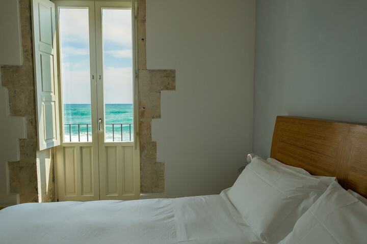 Room 21 of 60
