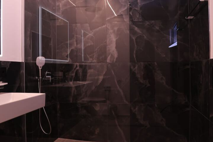 Room 19 of 21