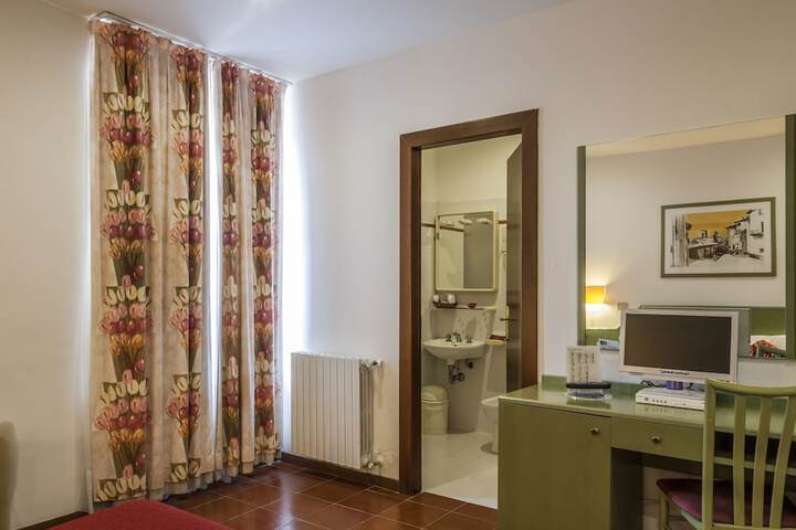 Room 6 of 55