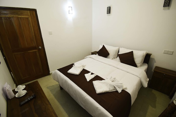 Room 5 of 25