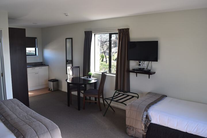 Room 9 of 37