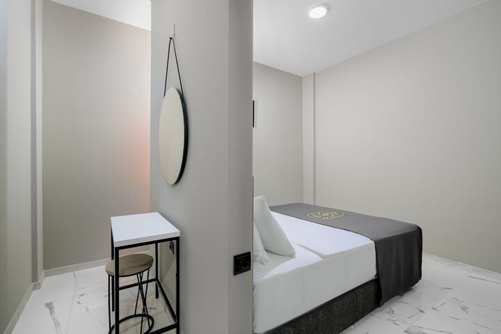 Room 16 of 89