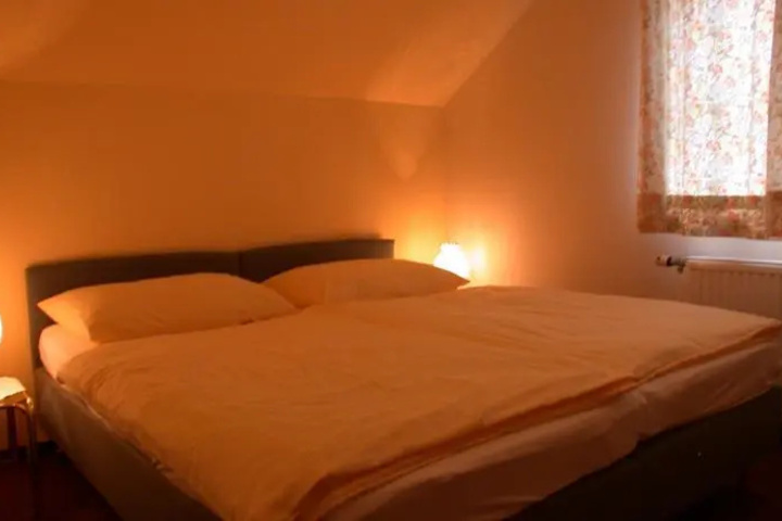 Room 17 of 22