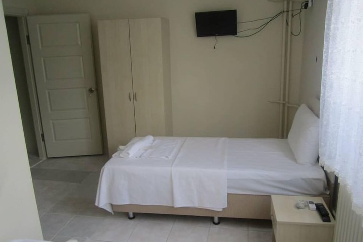 Room 15 of 29