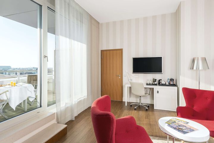 Room 15 of 66