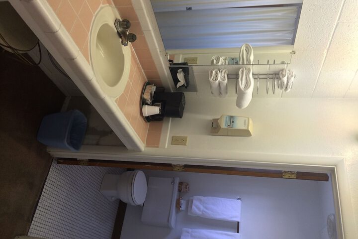 Room 18 of 38