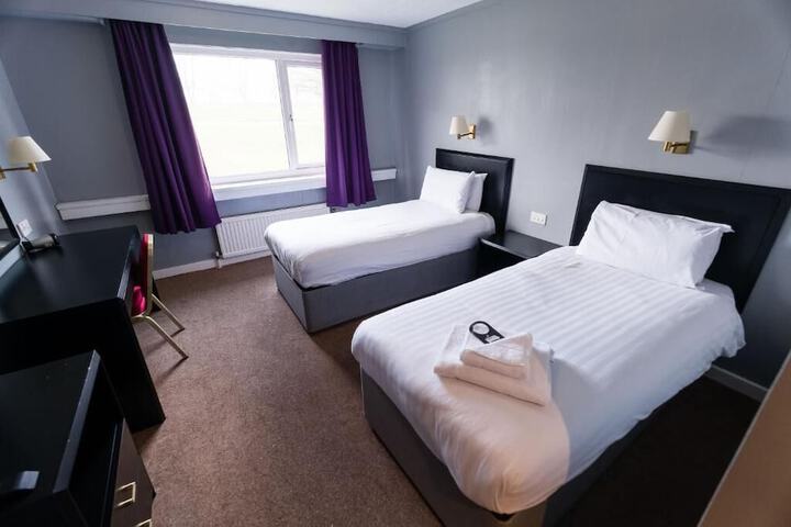 Room 4 of 50