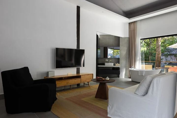 Room 17 of 105