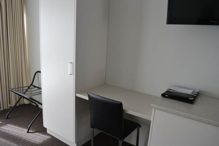 Room 16 of 79