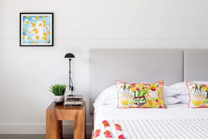Petite King Bed (4 of 15)