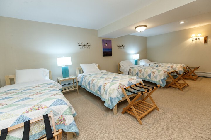Room 16 of 40