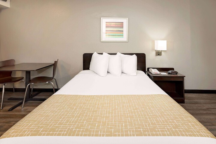 1 Double Bed Accessible Room (11 of 11)
