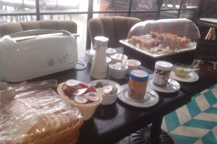 Breakfast area