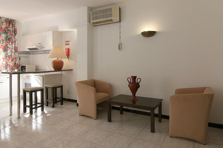 Room 6 of 44
