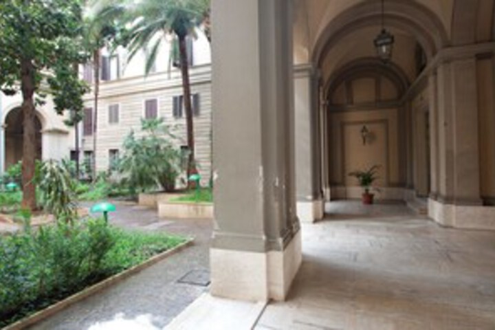 Hotel Exterior 7 of 16