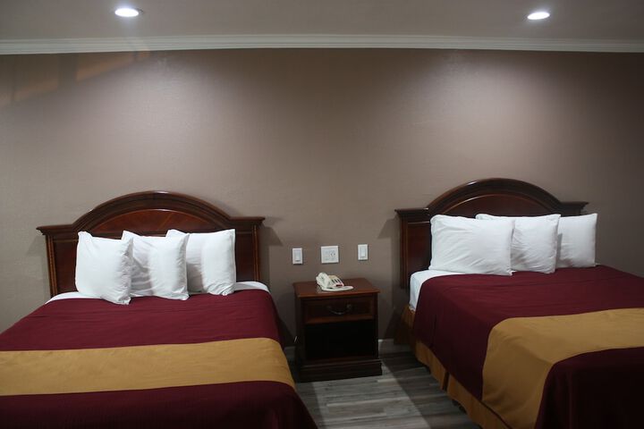 Room 15 of 37
