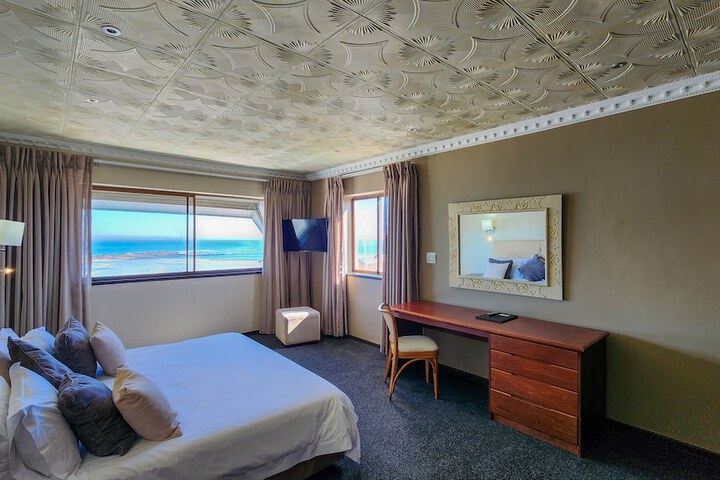 Room 10 of 62