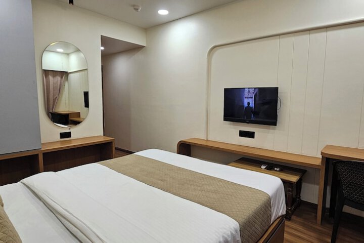 Room 9 of 22