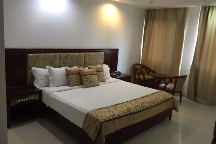 Room 6 of 26