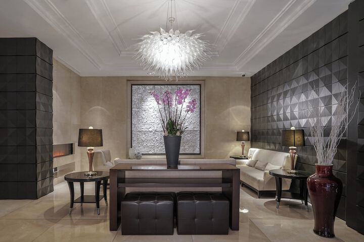 Entrance & Lobby