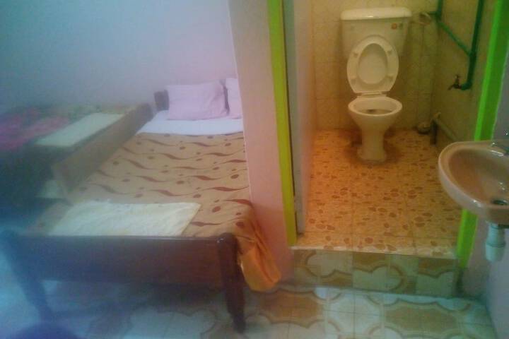Room 10 of 20