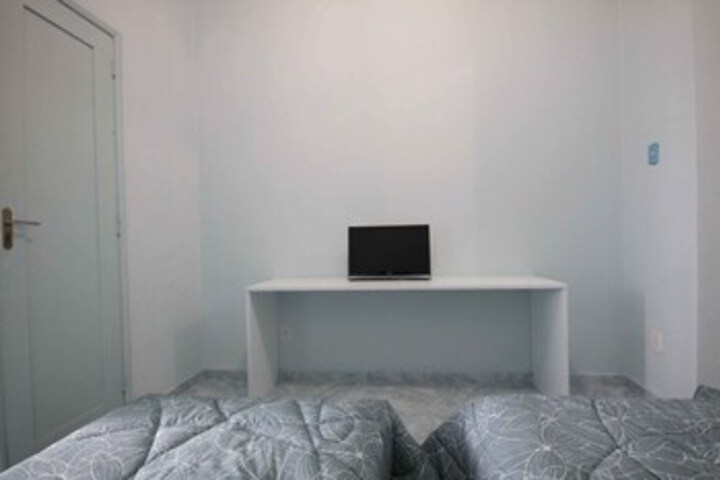 Room 15 of 28