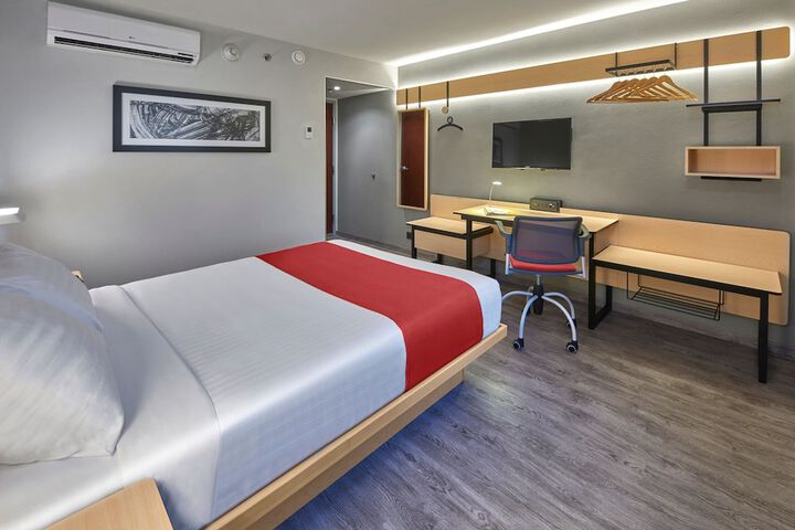 Room 6 of 50