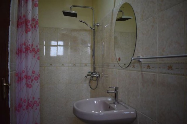 Room 8 of 14