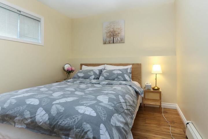 Room 2 of 27