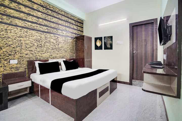 Room 12 of 36