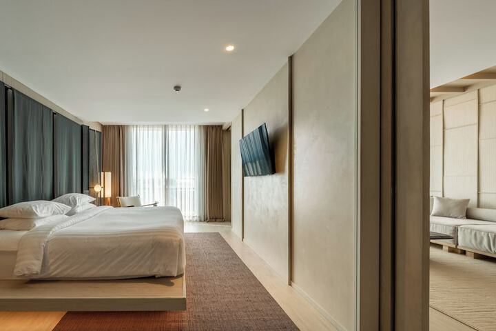 Room 35 of 111