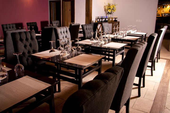 Dining 24 of 53